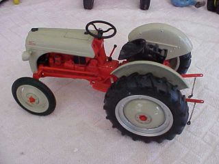 ERTL 1/16 SCALE PRECISION SERIES 3 FORD model 8N TRACTOR 2