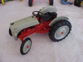 ERTL 1/16 SCALE PRECISION SERIES 3 FORD model 8N TRACTOR 3