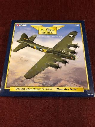 Corgi 1:144 Military Boeing B - 17 Flying Fortress Memphis Belle Plane.