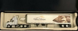 Tonkin Signature 1/53 Kenworth T800 Daycab 48’ Dryvan Gold Medal W/ Box