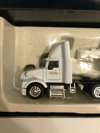 Tonkin Signature 1/53 Kenworth T800 DayCab 48’ DryVan Gold Medal w/ Box 2