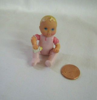 Fisher Price Loving Family Dollhouse Very Blonde Baby Girl Twin Pink Sleeper