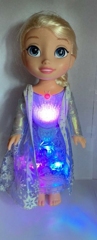 (BG) Jakks Pacific Disney Frozen Glow 13” Elsa Doll Dress Lights Up Sings Talks 4