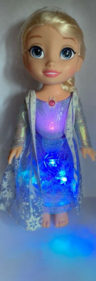 (BG) Jakks Pacific Disney Frozen Glow 13” Elsa Doll Dress Lights Up Sings Talks 5