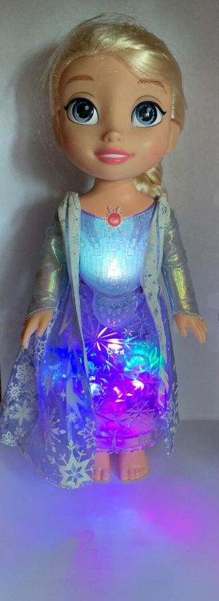 (BG) Jakks Pacific Disney Frozen Glow 13” Elsa Doll Dress Lights Up Sings Talks 7