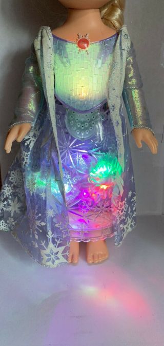 (BG) Jakks Pacific Disney Frozen Glow 13” Elsa Doll Dress Lights Up Sings Talks 8
