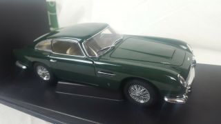 Autoart Aston Martin Db5 - Green - 1:18 -