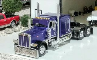1/64 Dcp Custom Purple And Black 389 Peterbilt Semi Truck