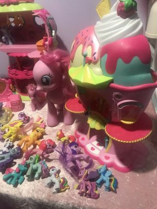 My Little Pony Ponyville Playset 4House40,  ponies,  furniture,  one Pony Walks Talks 7