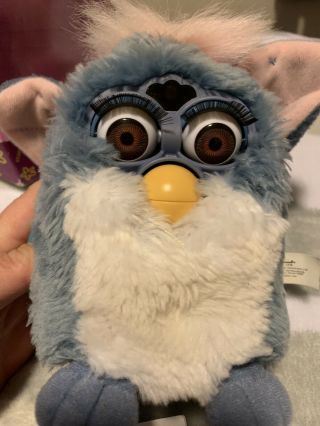 Furby Tiger Electronics 1999 70 - 800 Blue And White With Pink Ears 2