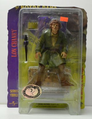 Hunchback Sideshow Universal Monsters Action Figure Lon Chaney 2000 Cut Card