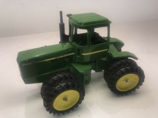 1/16 John Deere 8650 Tractor W/ Dual Tires Collector Edition
