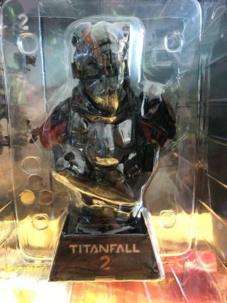 Respawn EA Titanfall 2 Marauder Corps Collectors Edition Cooper Bust etc NO GAME 3