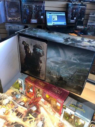 Respawn EA Titanfall 2 Marauder Corps Collectors Edition Cooper Bust etc NO GAME 7