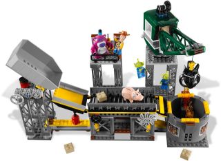 LEGO Toy Story Trash Compactor Escape 7596 minifig dirt Woody Alien this set 2