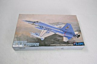Fujimi Northlop F - 5a Freedom Fighter 1/48 Scale Model Kit 30011 Factory