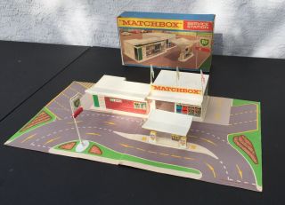 Matchbox Lesney Mg - 1 Bp Service Station With Forecourt And Box Complete