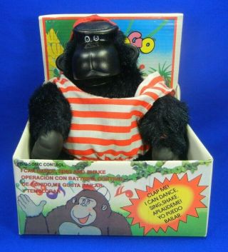 Vintage Magogo Gorilla Battery Operated Singing & Dancing Monkey