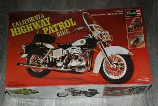 Revell 1/8 California Highway Patrol Bike Harley - Davidson 1200 Electra Glide