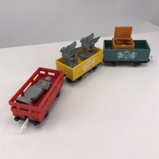 Trackmaster Castle Cargo Delivery Cars Complete Set Y3352 Armor Gargoyle Chest