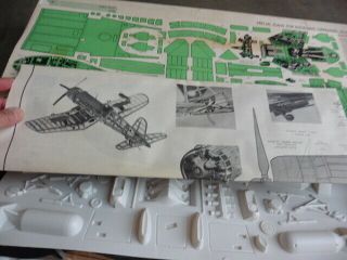Guillows Chance Vought F4U Corsair Giant Scale Balsa Flying Model Kit 1971 Issue 4