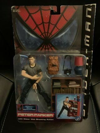 Spider - Man Peter Parker With Water Web Shooting Action Figure 2002 Toybiz