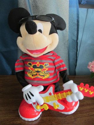Electronic Animated,  Mickey Mouse Sings ? Dances,  And Plays The Guitar