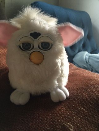 (2) Tiger Electronics Furby 1998 With Tags Model 70 - 800 White.  Grey Doesnt 4