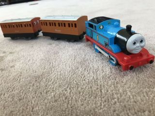 Thomas And Friends Trackmaster Motorized Thomas Annie & Clarabel W/battery