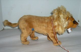 VINTAGE JAPAN BATTERY OPERATED REMOTE CONTROL LION 2