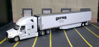 DCP 1/64 Diecast Promotions 33939 Giltner Inc Freightliner Cascadia Evo Internal 2