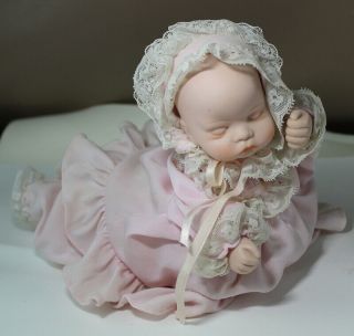 Baby Doll Musical Wind Up Vintage Plays Rock A By Baby.  Moves It 