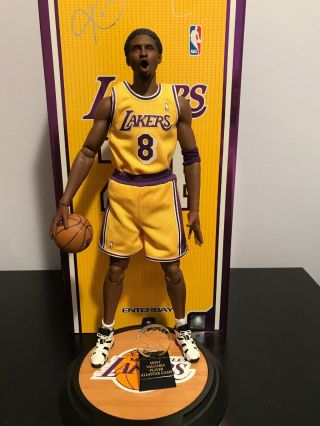 Enterbay Nba 1/6 - Los Angeles Lakers Kobe Bryant - Retro Version
