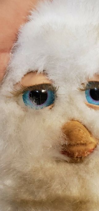 2005 Furby Hasbro Tiger Electronics interactive toy White Blue eyes 59294 2