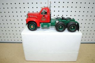 1/25 First Gear 1960 Mack Model B - 61st Tractor Truck - Museum Edition 40 - 0001