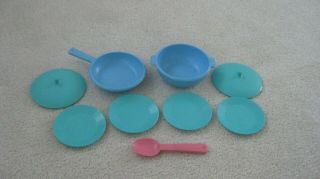 Viintage Little Tikes Dishes Pots,  Pans And Spoon Set.