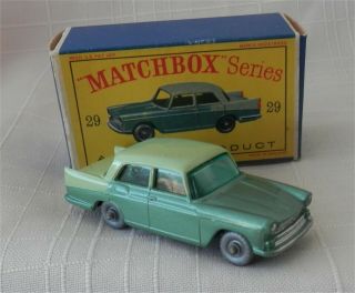 1960s.  Matchbox Lesney 29 Austin A55 Cambridge Spw.
