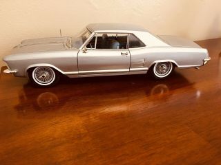1964 Buick Riviera 1:18 Highway 61 Collectibles