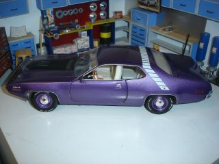 1/18 Ertl Elite - 1971 Plymouth Road Runner 440 - 6 Crazy Plum Purple - Rare