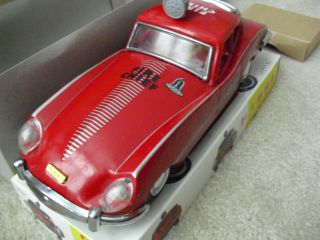 Vintage 1960s Red China Tin Jaguar Fire Chief Car with Light & Siren w Box ME627 2