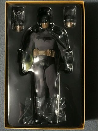 Sideshow Collectibles 1/6 Scale Batman Figure