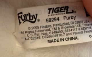 2005 Furby Hasbro Tiger Electronics interactive toy White Green eyes 59294 4