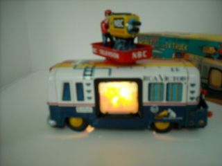 Very Rare Cragstan Tin Battery Operated RCA - NBC Mobile Color TV Truck BOXED 10