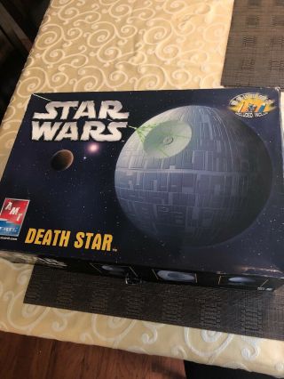 Amt 38324 - 1hd Star Wars Death Star