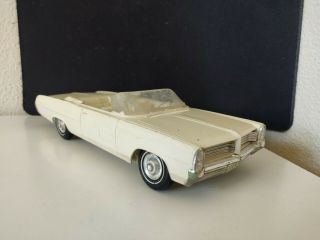 1964 Pontiac Bonneville Convertible 1:25 Scale Dealer Promo Model Car 2