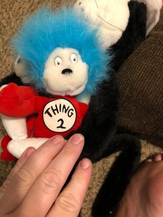 Universal Studios Dr.  Seuss Cat in the Hat Holding Thing 1 & 2 Plush Stuffed Toy 6