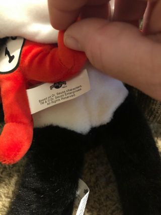 Universal Studios Dr.  Seuss Cat in the Hat Holding Thing 1 & 2 Plush Stuffed Toy 8