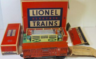 Lionel Postwar Operating Cattle Car 3656 W/armour Signs