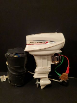 VINTAGE 1960 ' S EVINRUDE LARK IX 40 HP BATTERY OPERATED TOY OUTBOARD BOAT MOTOR 3