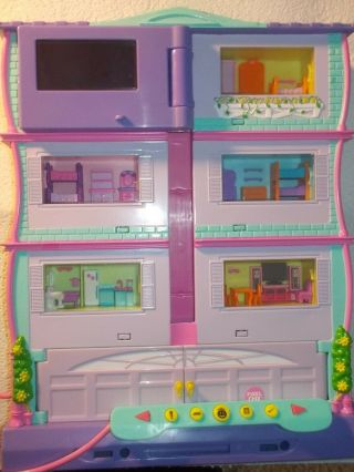 Mattel Pixel Chix Roomie House,  Perfect Read